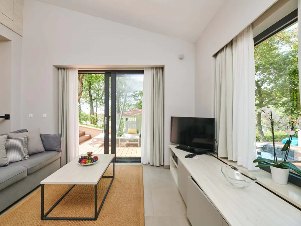 villas-bellevue-resort-classic-villa-plus-interior-living-room-iii