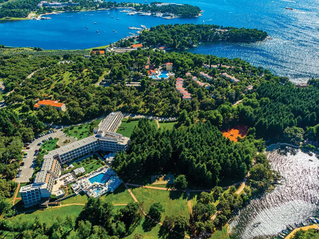 villas-bellevue-resort-view-from-above