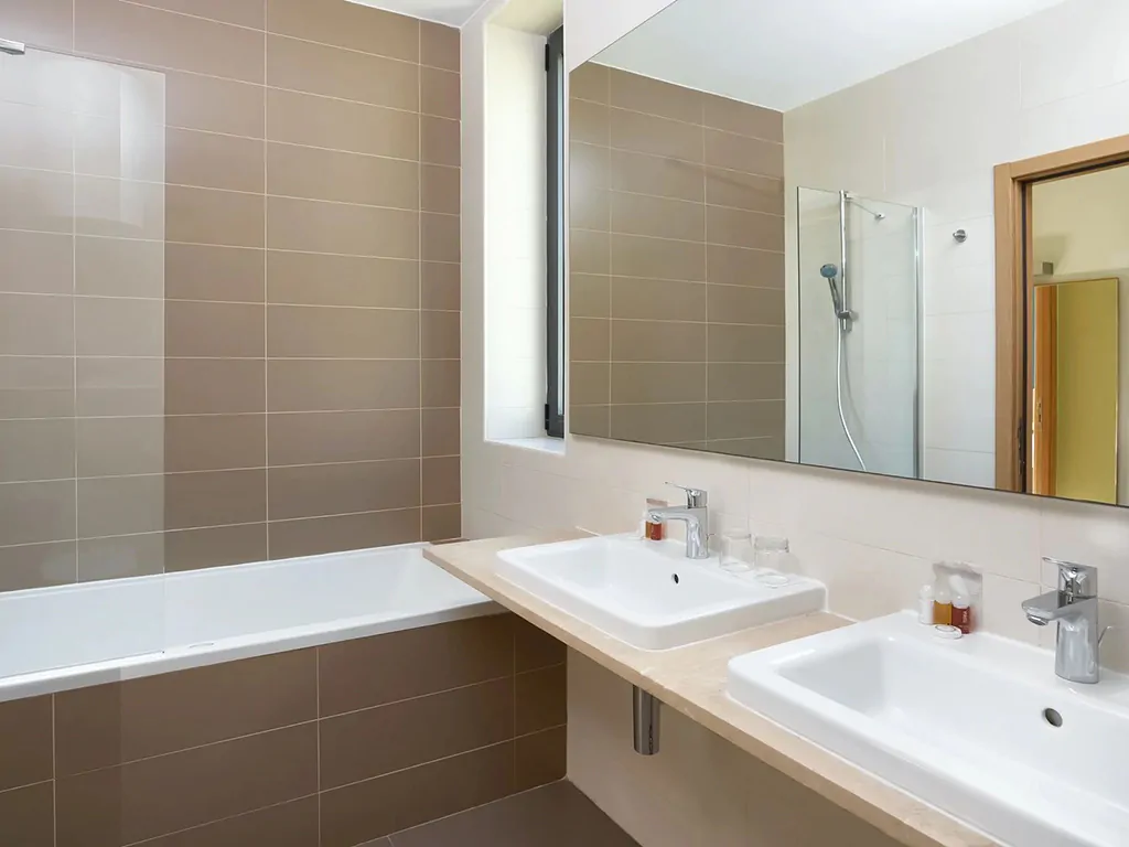 villas-mlini-resort-premium-beachfront-villa-interior-bathroom