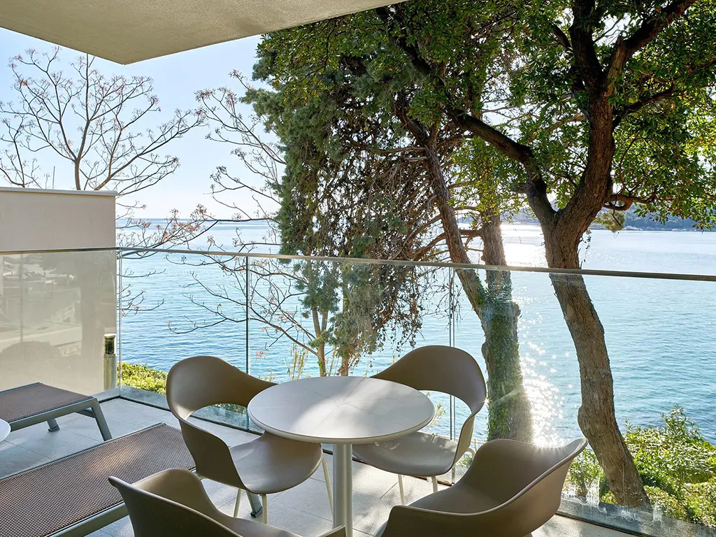 villas-mlini-resort-premium-beachfront-villa-terrace-sea-view
