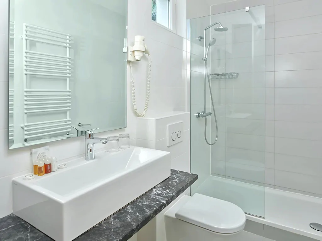 villas-mlini-resort-standard-sea-view-apartment-interior-bathroom