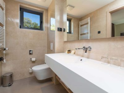 villas-park-resort-classic-villa-interior-bathroom-4