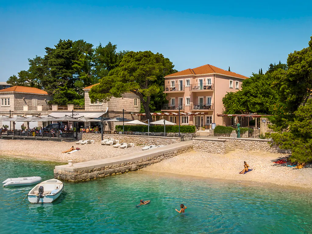 villas-srebreno-resort-beach