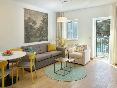 villas-srebreno-resort-premium-beachfront-apartment-for-4-interior-living-room-terrace