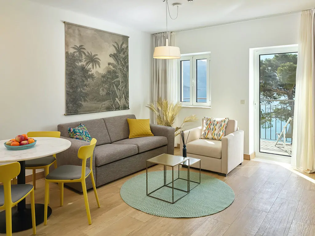 villas-srebreno-resort-premium-beachfront-apartment-for-4-interior-living-room-terrace