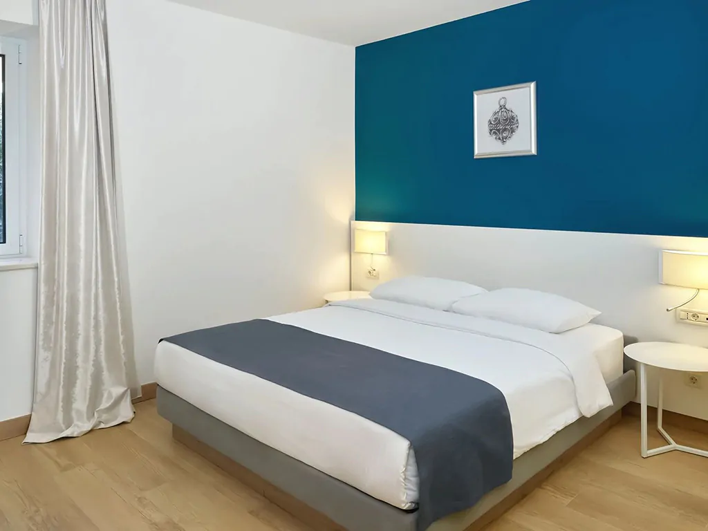villas-srebreno-resort-standard-apartment-for-4-interior-bedroom