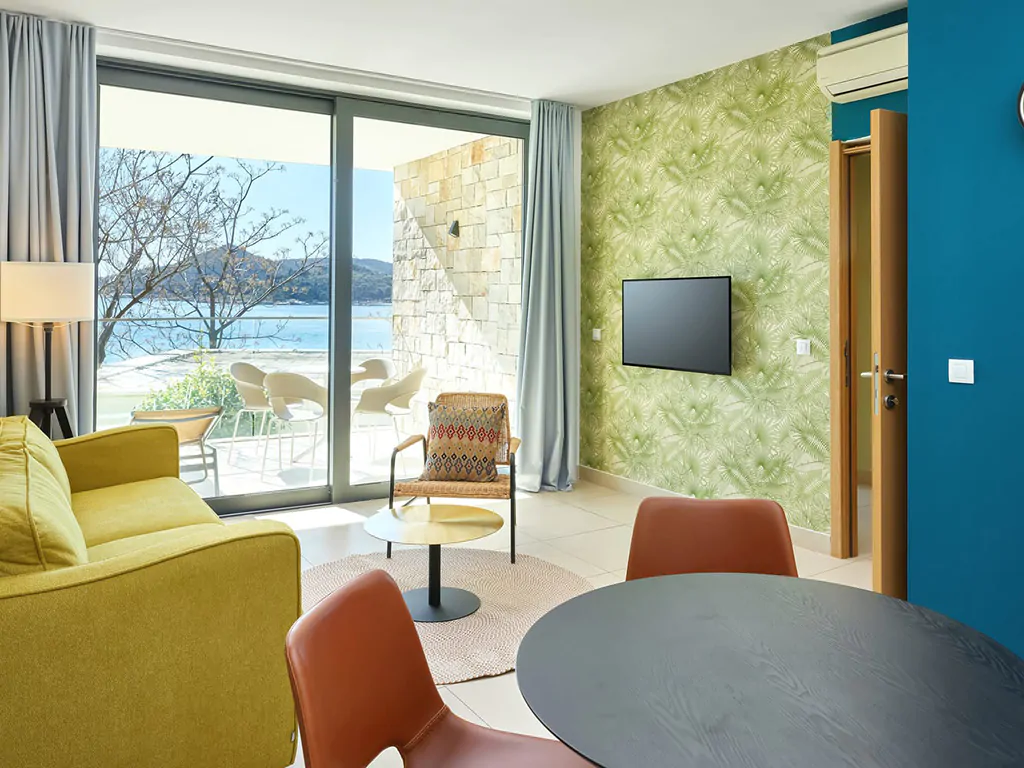 villasmlini-resort-premium-sea-side-villa-interior