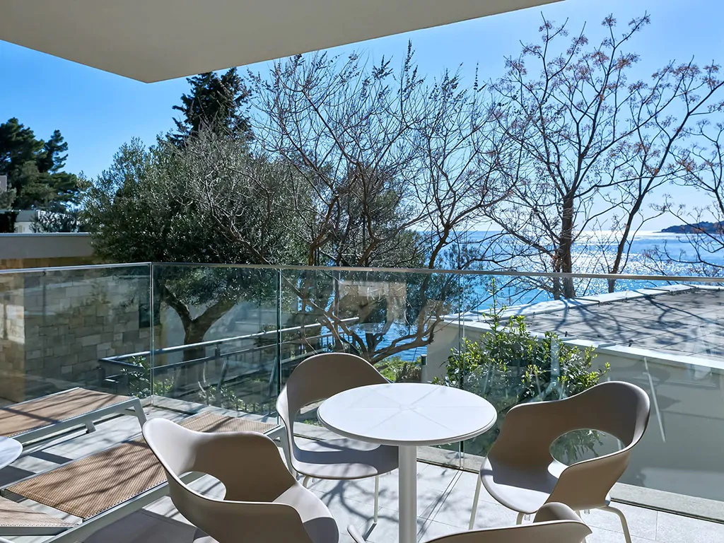 villasmlini-resort-premium-sea-side-villa-terrace-sea-view