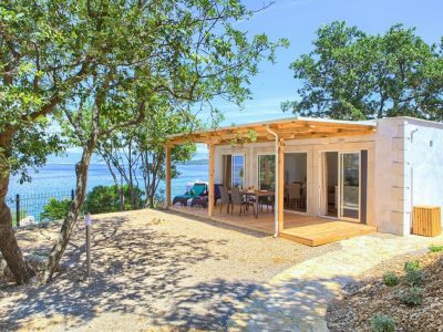 campsite-glavotok-luxury-villa-exterior-sea-view