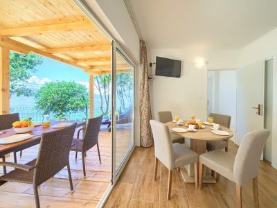 campsite-glavotok-luxury-villa-interior-kitchen-living-room-i