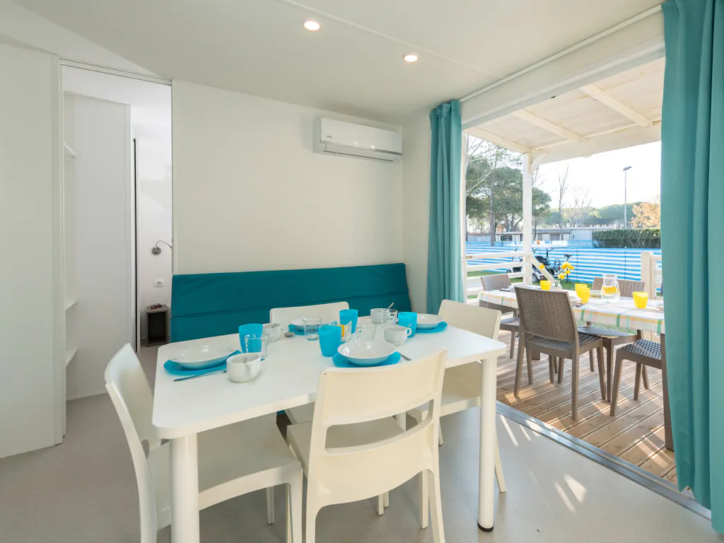 campsite-pineta-sul-mare-mobile-home-vega-interior-living-room