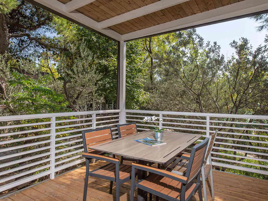campsite-stobrec-split-mobile-home-vista-first-row-exterior-terrace-ii