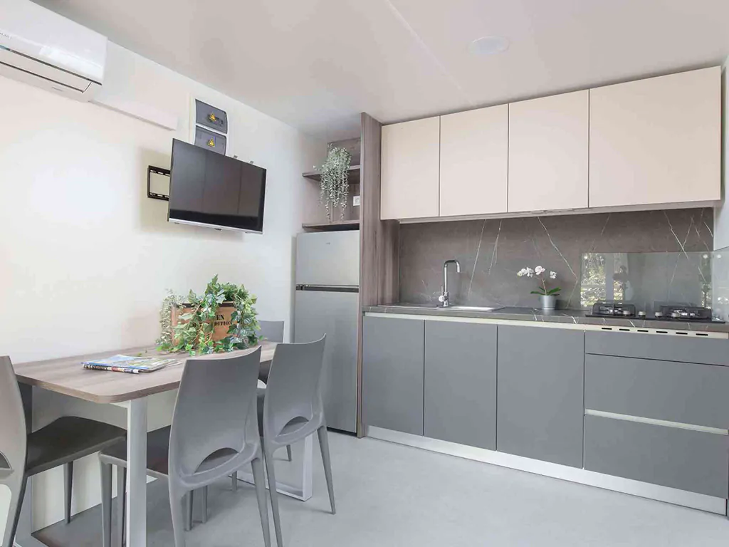 campsite-stobrec-split-mobile-home-vista-first-row-interior-kitchen