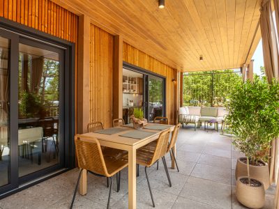 camping-naturist-solaris-eco-home-42-mobile-home-exterior-terrace-dining