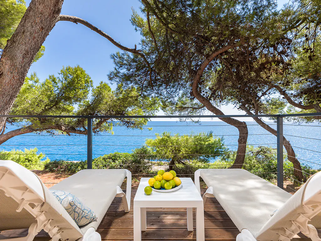camping-stoja-deluxe-camping-villa-first-row-to-the-sea-exterior-terrace-sea-view-ii