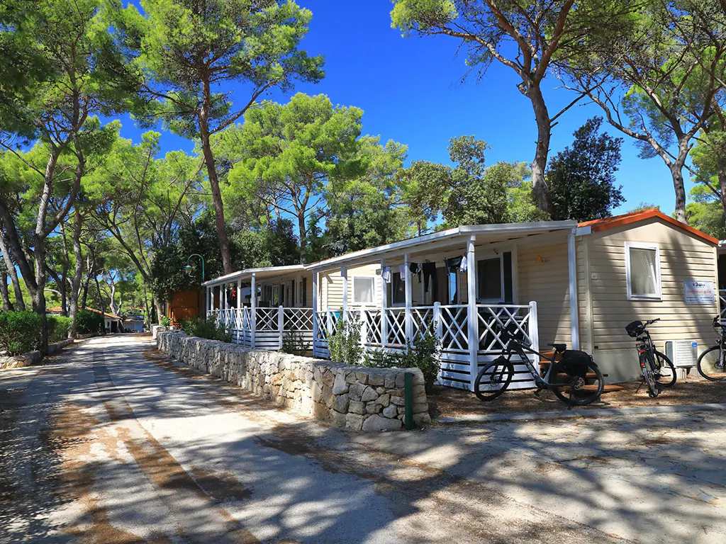 campsite-park-soline-mobile-home-premium-fist-row-exterior