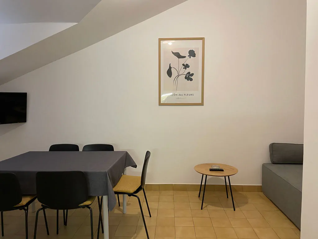 campsite-jezera-lovisca-apartament-c-interior-living-room
