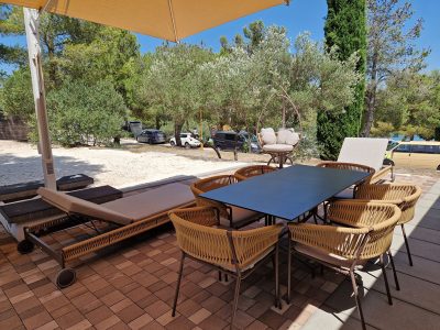 campsite-jezera-lovisca-mobile-home-deluxe-exteriror-terrace