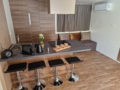 campsite-jezera-lovisca-mobile-home-deluxe-interior-kitchen-living-room-2
