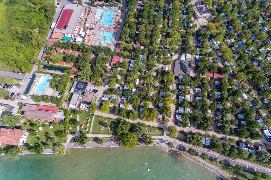 campsite-overview-birds-eye-perspective