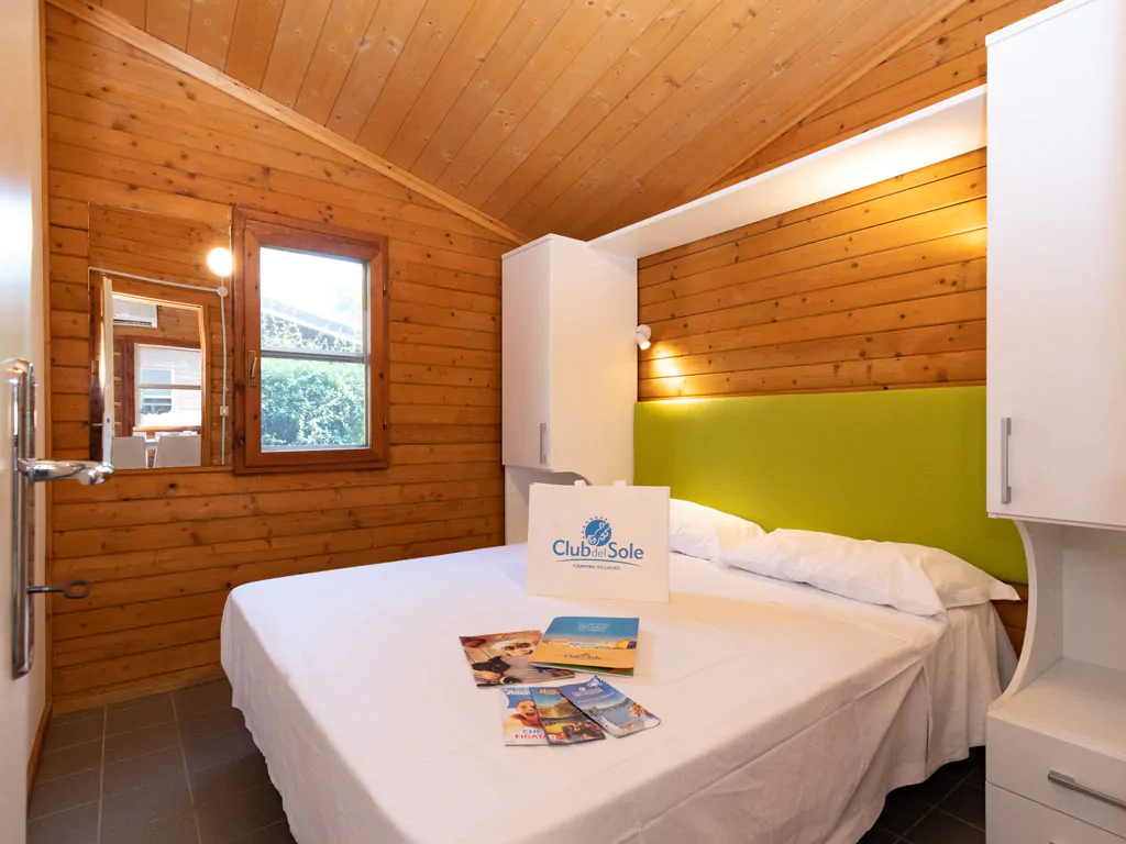 chalet-superior-dog-interior-double-beds