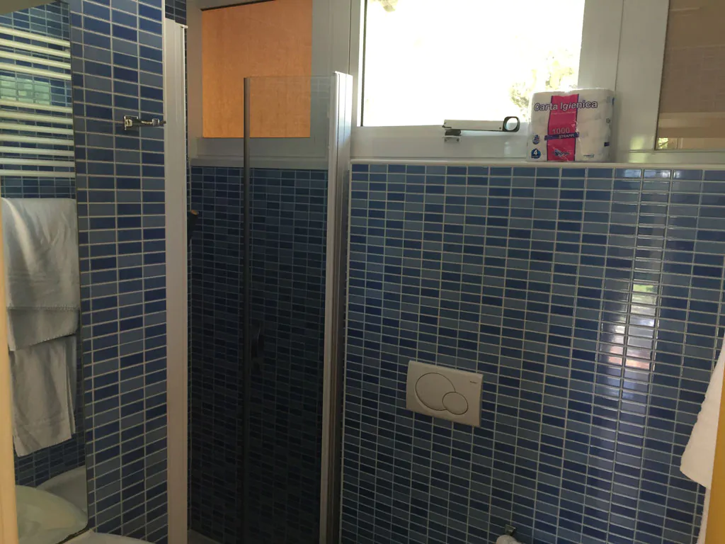 chalet-comfort-interior-bath-room