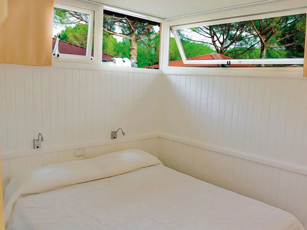 chalet-comfort-interior-bed-room