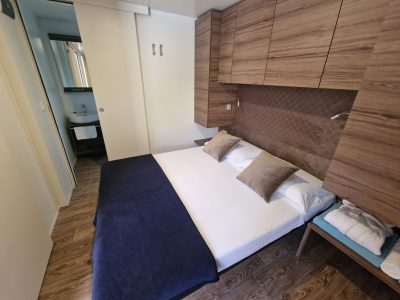 jezera-village-mobile-home-deluxe-interior-bedroom-2