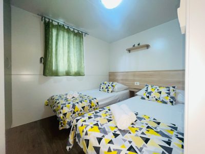 jezera-village-mobile-home-interior-bedroom-single-beds
