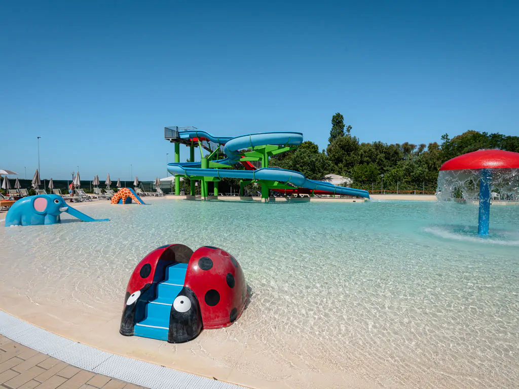 la-risacca-family-collection-pool-slides-and-activities-view