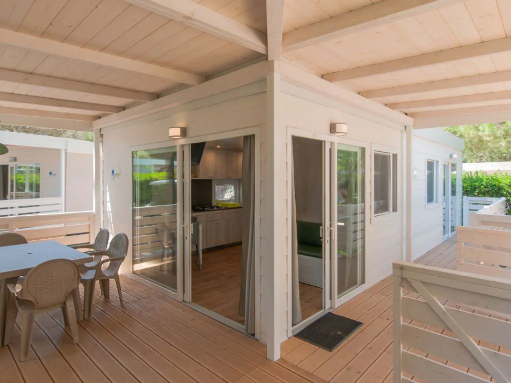 lodgde-deluxe-exterior-terrace
