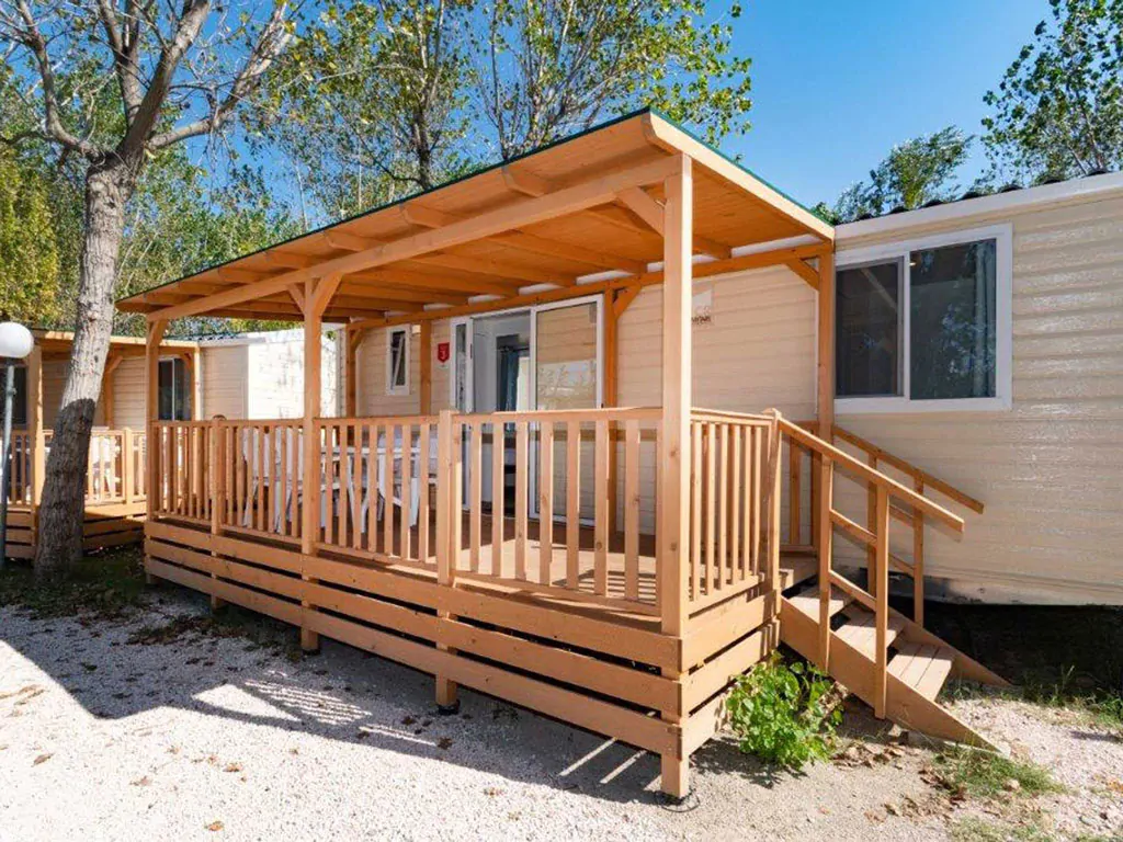 lodge-exterior-front-view