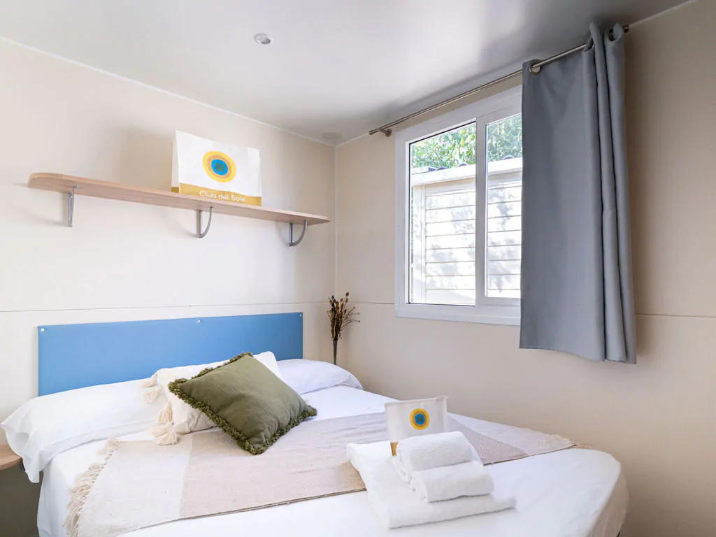 lodge-interior-bedroom