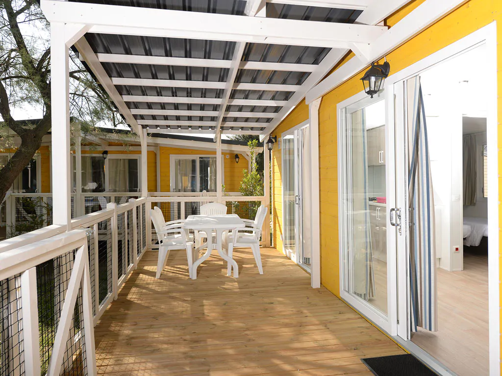 lodge-superior-exterior-terrace-2