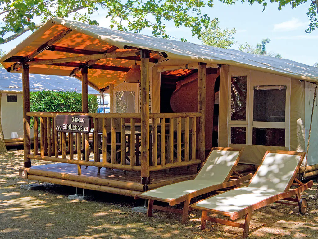 mobile-home-sunlodge-jungle-exterior-terrace-3