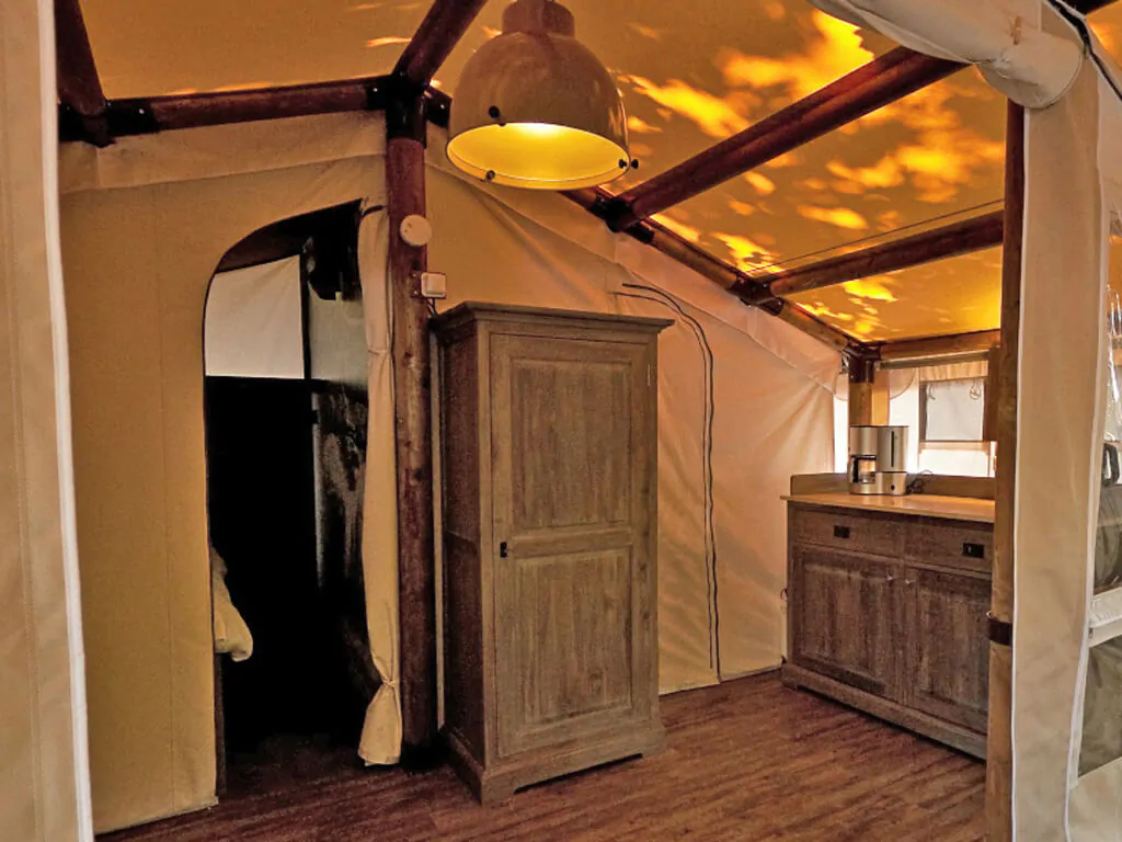 mobile-home-sunlodge-jungle-interior-kitchen-3