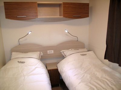 mobile-home-sunlodge-redwood-premium-interior-bed-room-ii-2