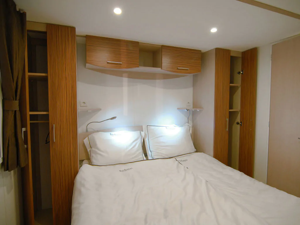 mobile-home-sunlodge-redwood-premium-interior-bed-room