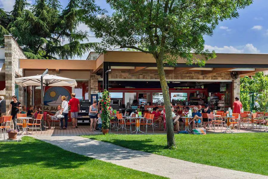 restoran-front-view-ii