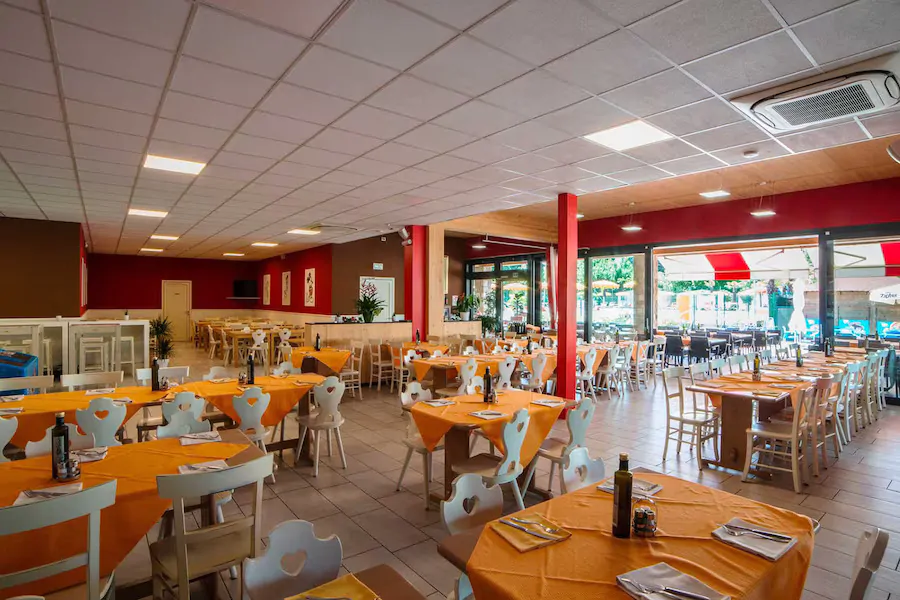 restoran-interior-hall