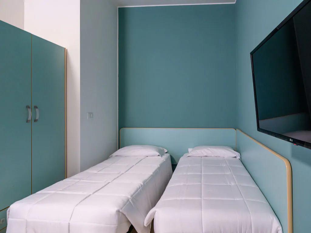 stork-family-camping-village-bungalow-comfort-bilocale-interior-single-beds