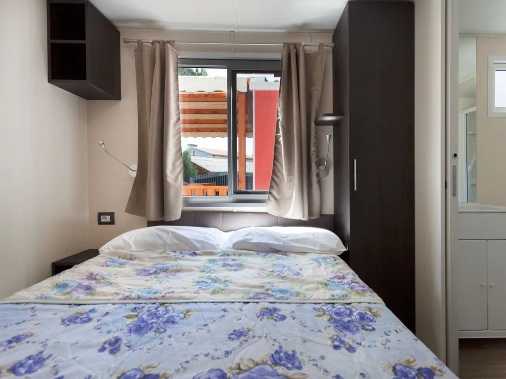 baia-relax-new-plus-interior-double-bed-2