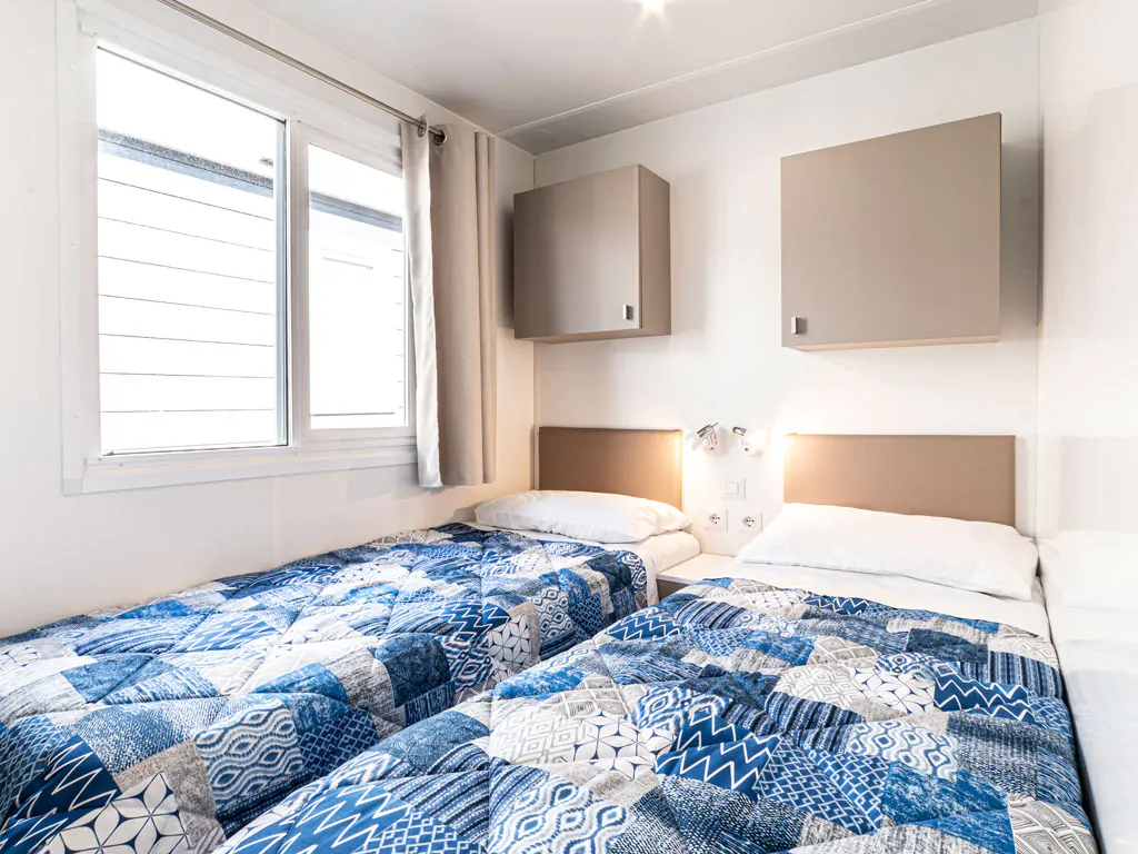 baia-revolution-plus-interior-single-beds-2
