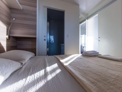 klenovica-mobile-home-family-interior-bedroom-suite