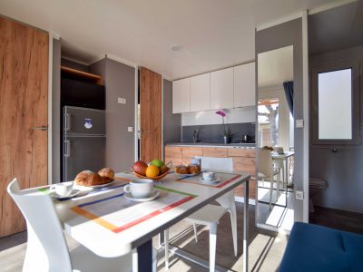 la-risacca-family-collection-lodge-deluxe-family-interior-dinin-area