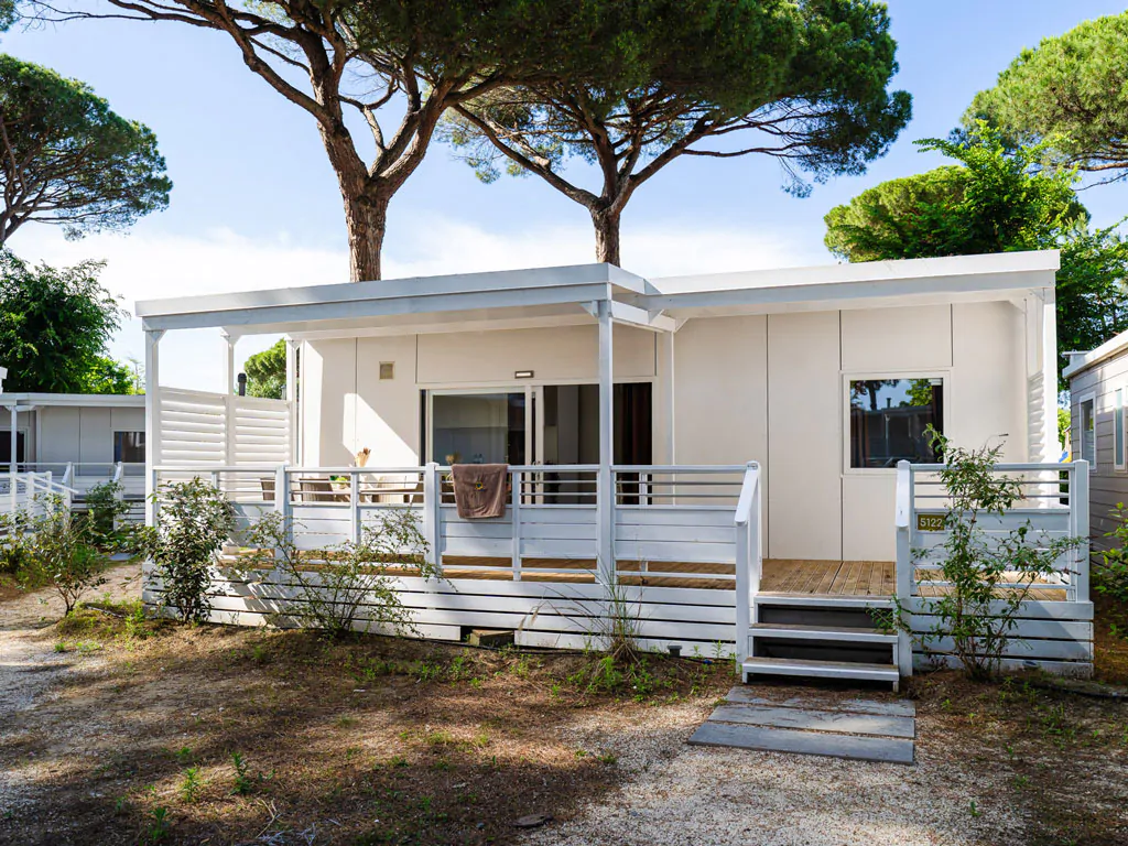 marina-family-resort-lodge-deluxe-family-exterior-mobile-home