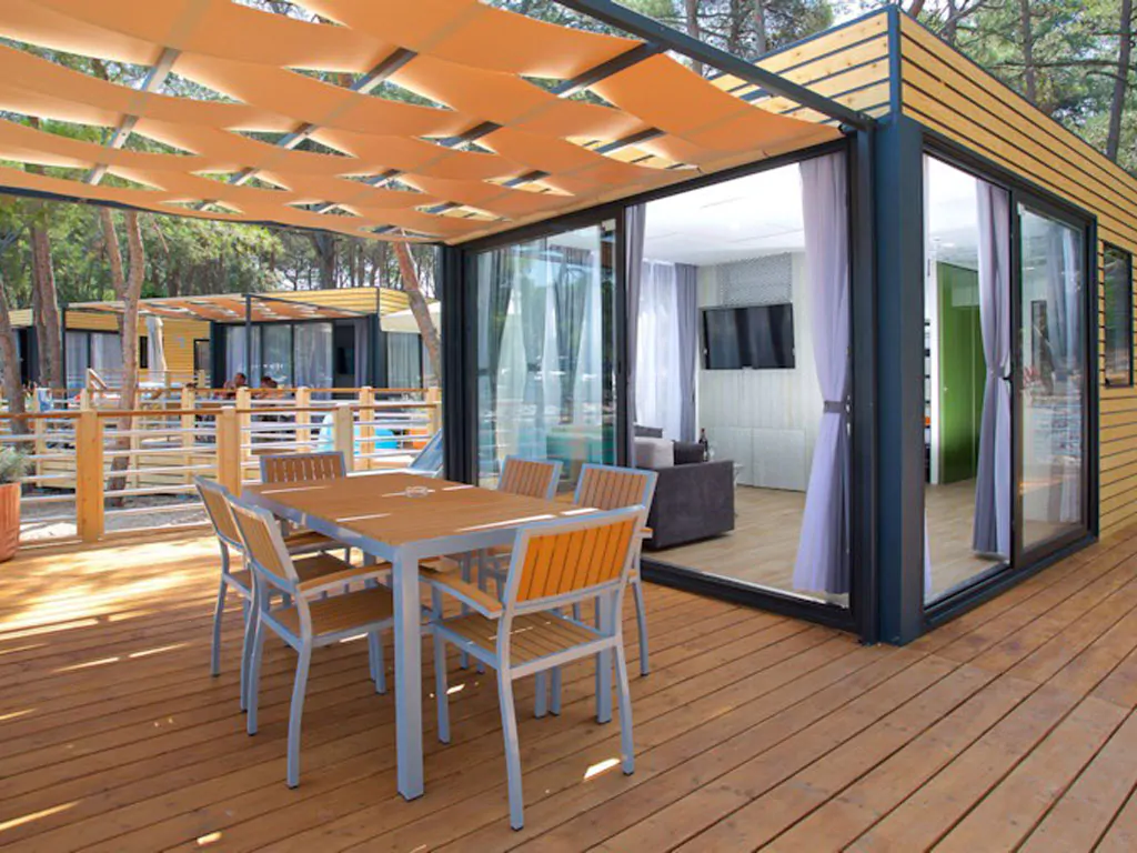 mobile-home-freedhome-exterior-veranda