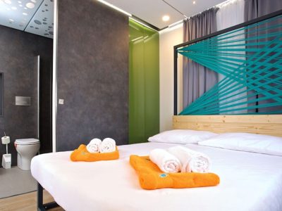 mobile-home-freedhome-interior-double-bed
