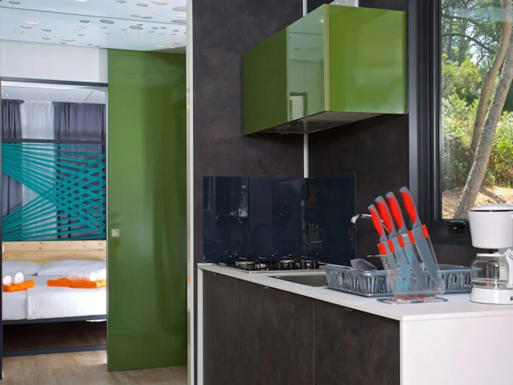mobile-home-freedhome-interior-kitchen