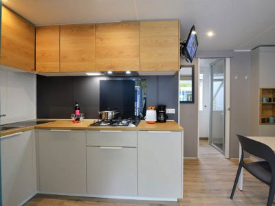 mobile-home-iris-interior-kitchen